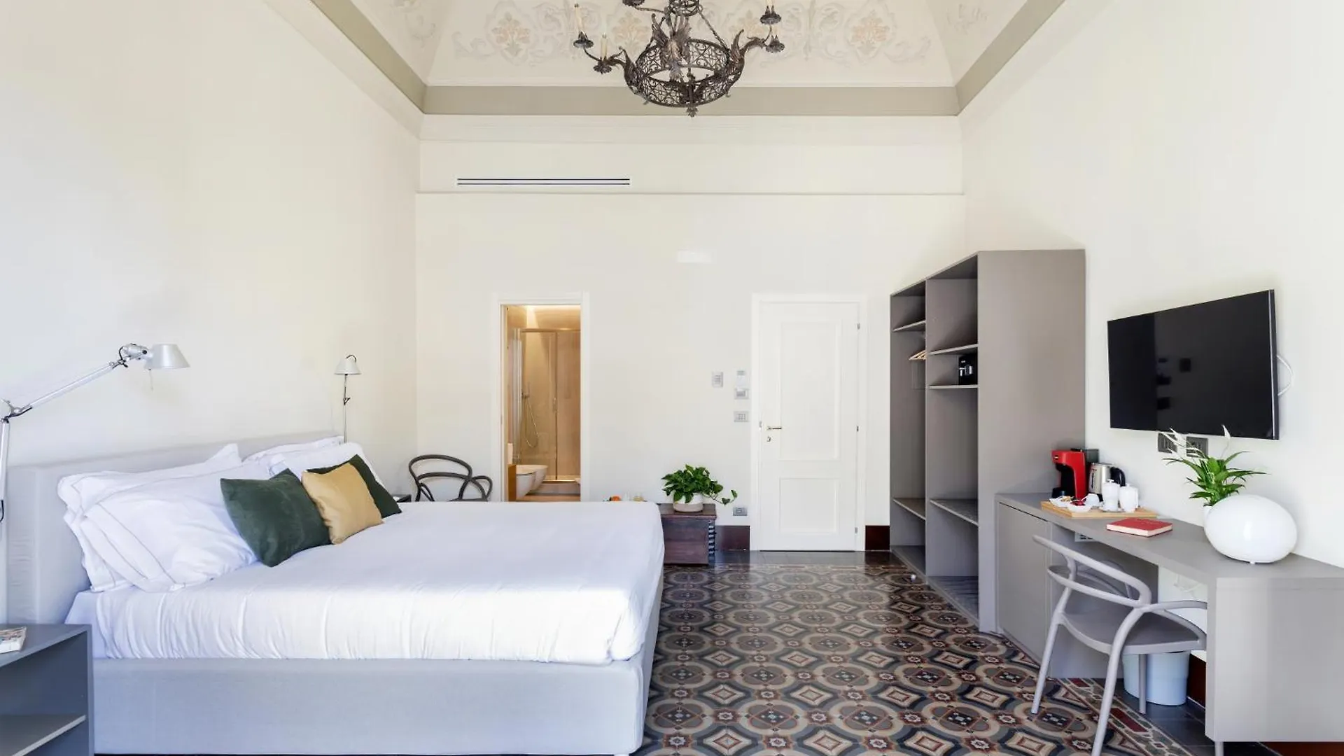 Palazzo Costarelli - Bed And Breakfast CTA Italien