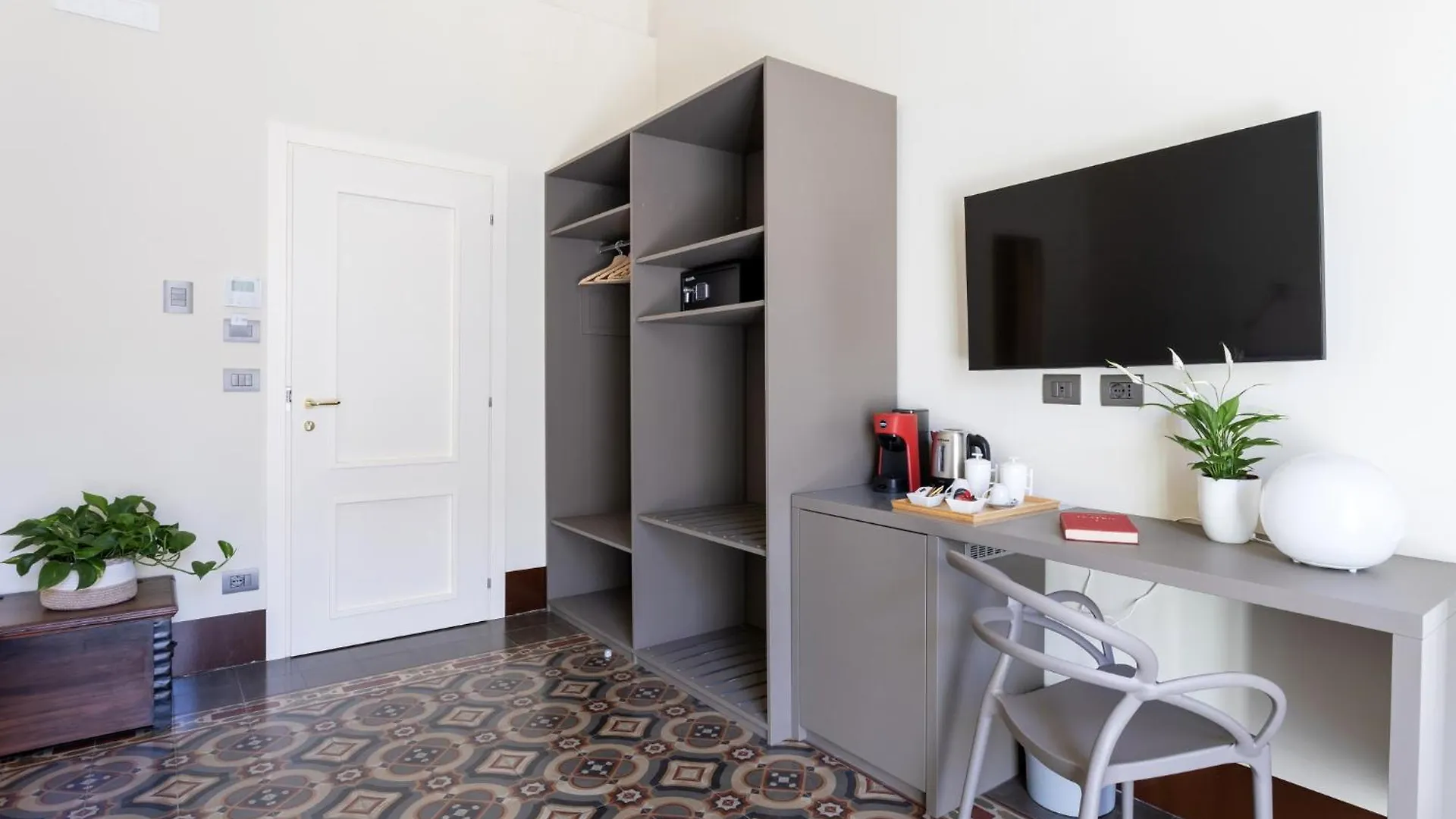Palazzo Costarelli - Bed And Breakfast CTA Italien